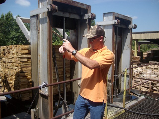 ISK sales supervisor performing tests